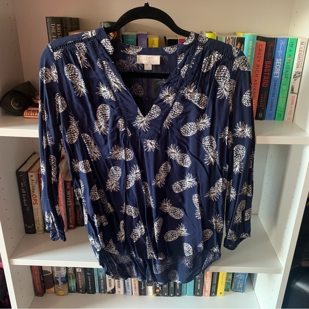 Loft Navy Blue And White Pineapple Blouse Size XSP
